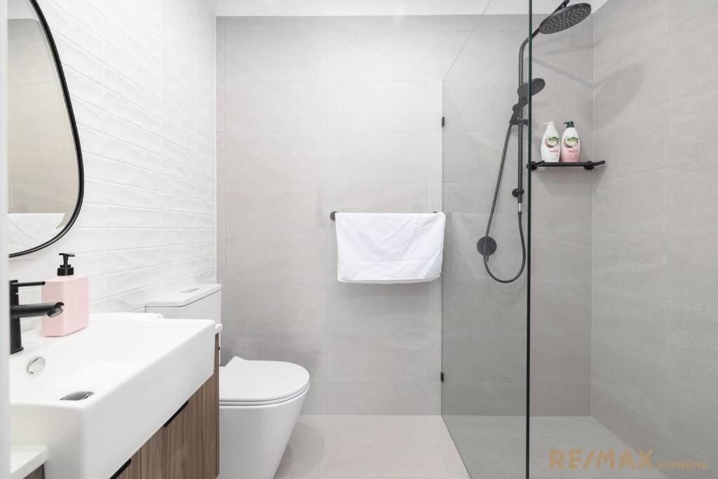 Villa Brand New Luxurious 3 Level Townhouse Brisbane